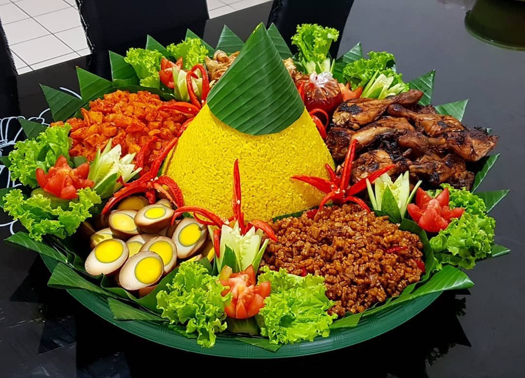 tumpeng untuk ulang tahun