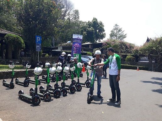 cara aman mengendarai grabwheels untuk pemula