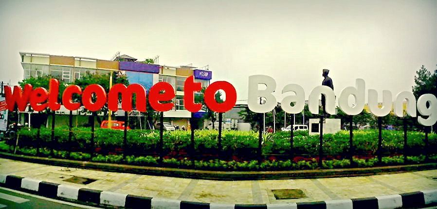 sebelum pindah ke bandung