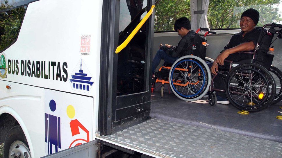 fasilitas ramah difabel - bus disabilitas