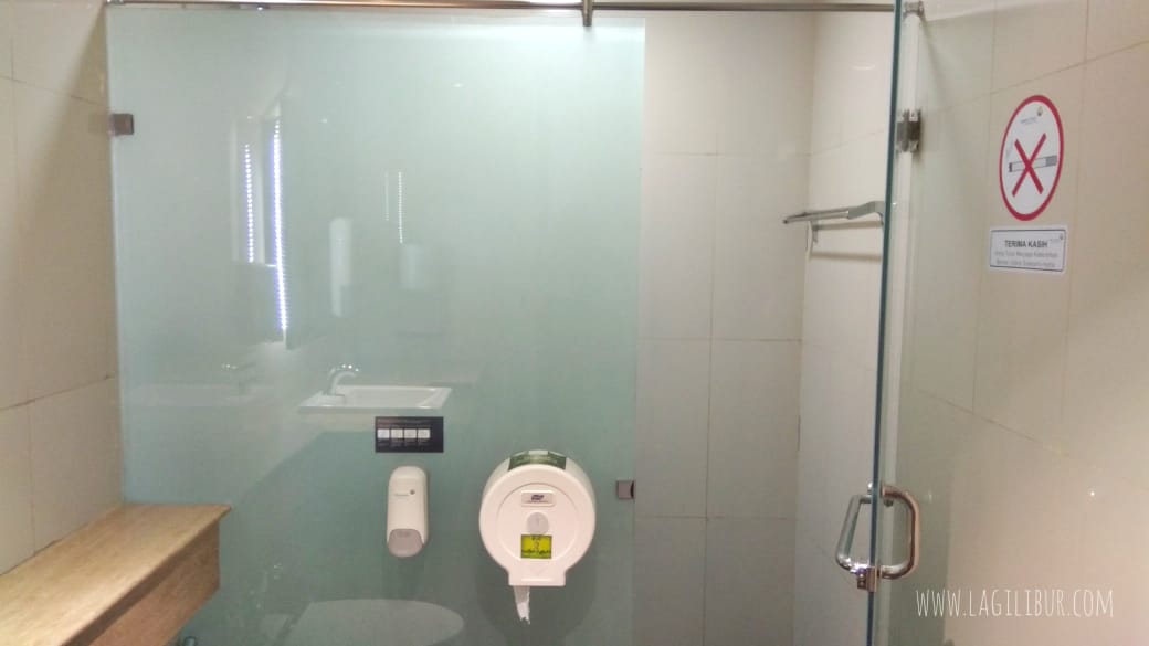 Supaya sampai di tempat liburan wangi dan fresh