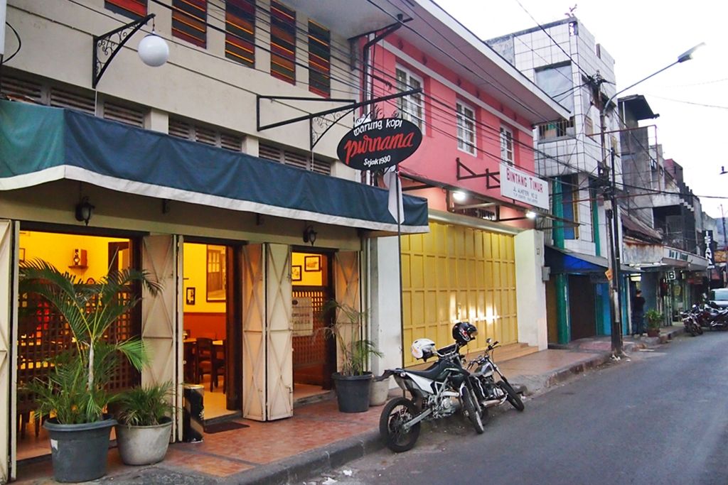 warung kopi purnama legendaris