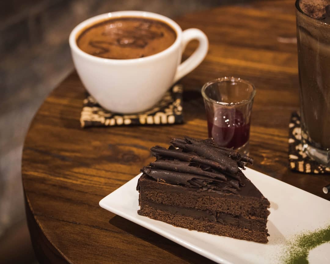 minuman dan cake cokelat chocolate monggo