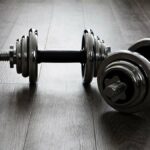 Olahraga dengan dumbbell untuk pemula