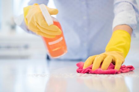 perbedaan sanitasi dan disinfeksi untuk covid-19