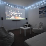 bioskop di kamar