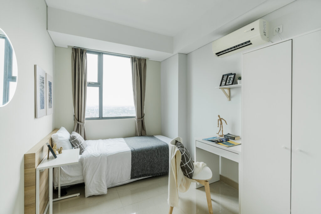 Kamar apartemen tipe regular - Rukita Royal Olives Residence