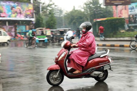 pilihan jas hujan motor murah awet