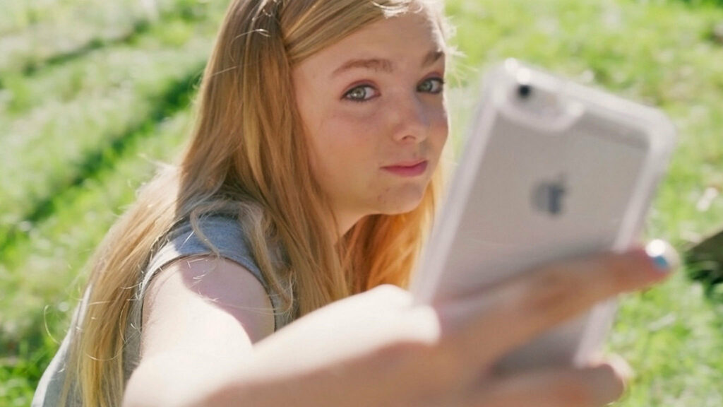 eighth grade - film bertema self love