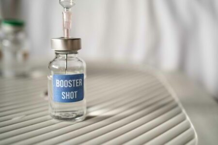 syarat penerima vaksin booster