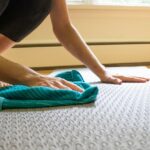 cara membersihkan matras yoga