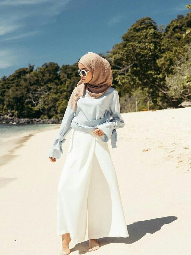 outfit ke pantai hijab