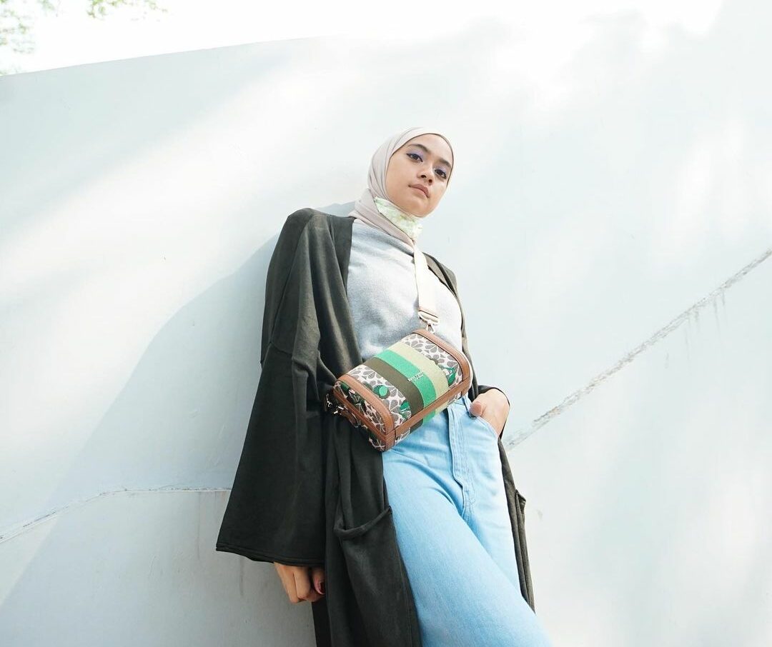 ootd hijab simple untuk hangout - ootd ayudia