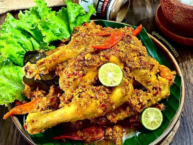 makanan khas bali ayam betutu