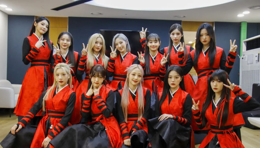 album baru juni 2022 - Loona