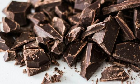 manfaat cokelat hitam .
